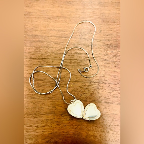 4 Photo Heart Locket Artisan Engraved Pendant Necklace, 925, RARE FIND!- Vintage - Picture 15 of 16